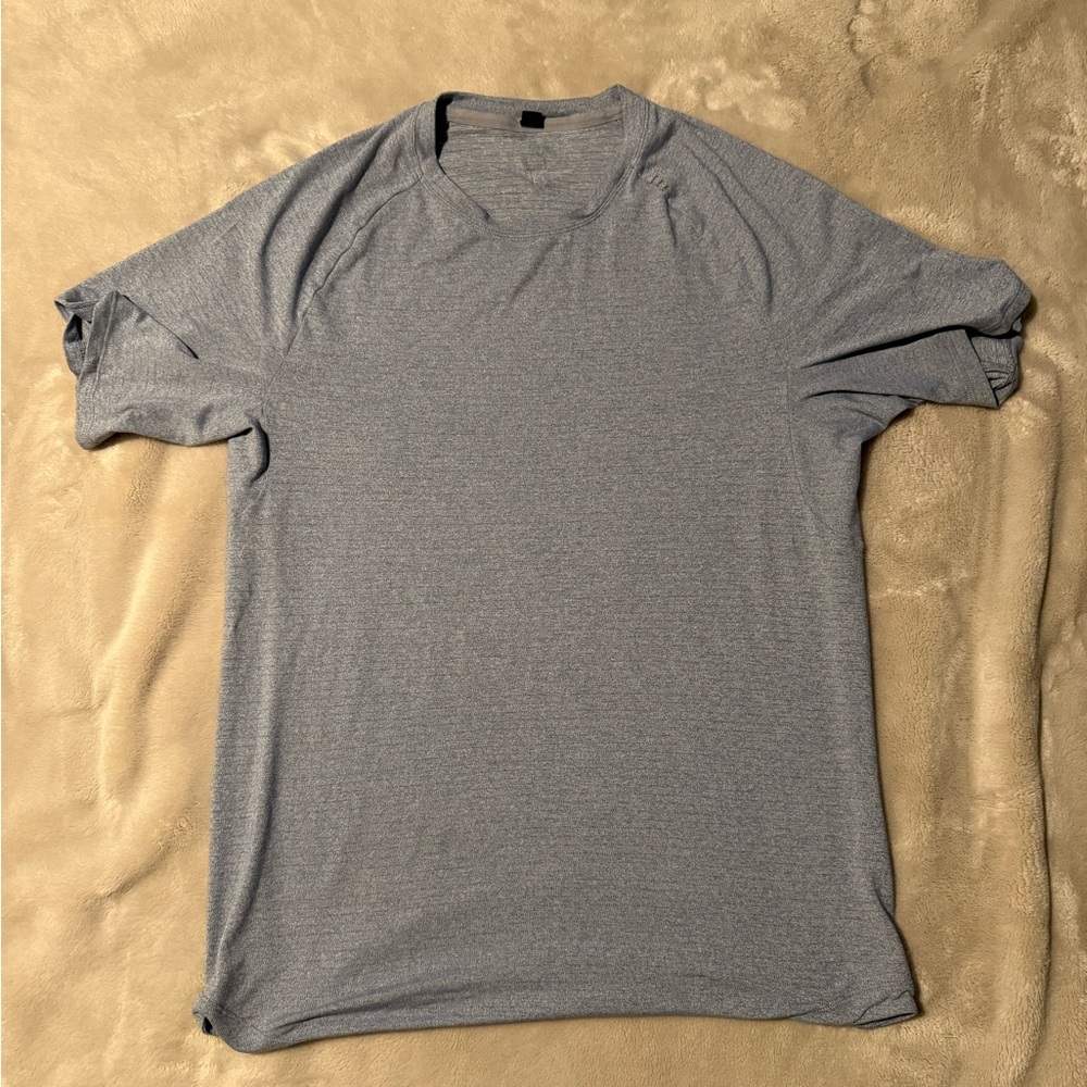 Lulu Lemon - License to Train Short Short-Sleeve Shirt
